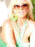 Rachel Aziani looking stunning in her green sundress!